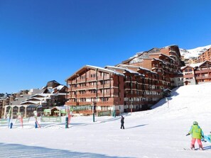 Exterior - Ski-in/ski-out & foot of the slopes, fitness, balcony, tv, ski locker, 27m², Val Thorens (Val Thorens)