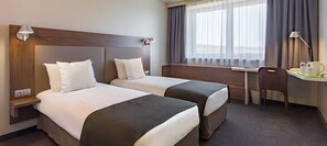 Kamar Basic, 2 Tempat Tidur Twin, Bebas Asap Rokok, pemandangan kota | Meja kerja, ruang kerja ramah laptop, Wi-Fi gratis, dan seprai linen