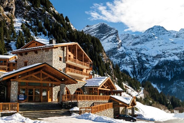 Exterior - Ski-in/ski-out & foot of the slopes, fitness, swimming pool, terrace, balcony, tv, ski locker, 31m² (Pralognan-la-Vanoise)
