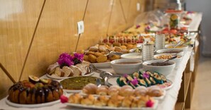 Free daily buffet breakfast