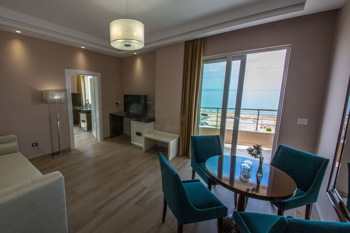 Suite Deluxe, balcón, vista al mar | Vista a la playa o el mar