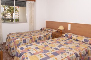 2 chambres, fer et planche à repasser, draps fournis