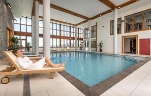 Indoor pool, a heated pool - Fitness, swimming pool, sauna, hammam, fireplace or stove, tv, ski locker, 76-84m², Les Arcs (Les Arcs)