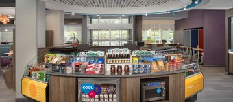 Tru by Hilton Charlotte Airport Lake Pointe