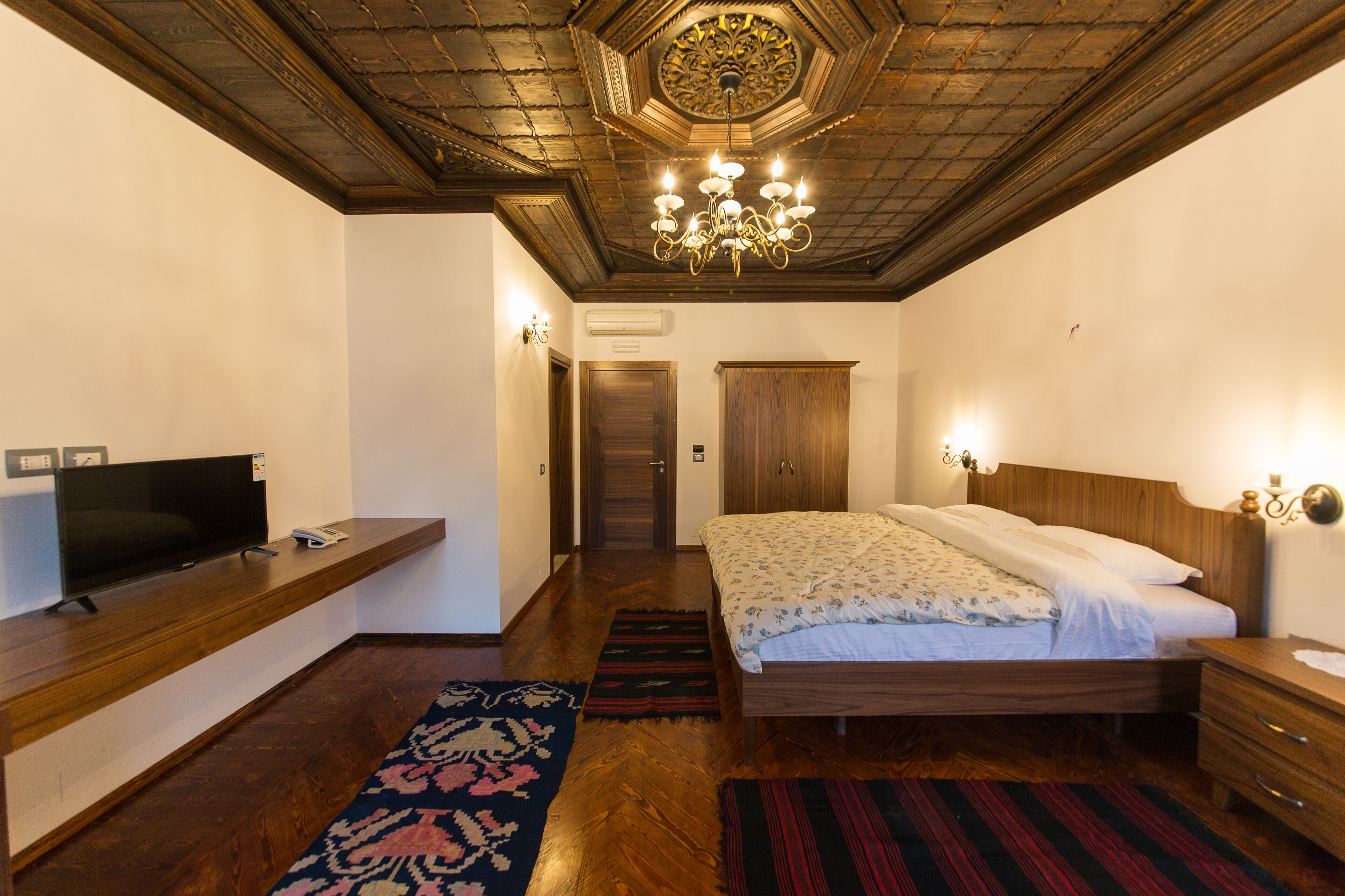 1 bedroom, minibar, desk, soundproofing