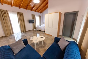 Junior Suite, Terrace, Sea View | 1 bedroom, desk, blackout drapes, soundproofing - Santa Oliva Suites (Ksamil)