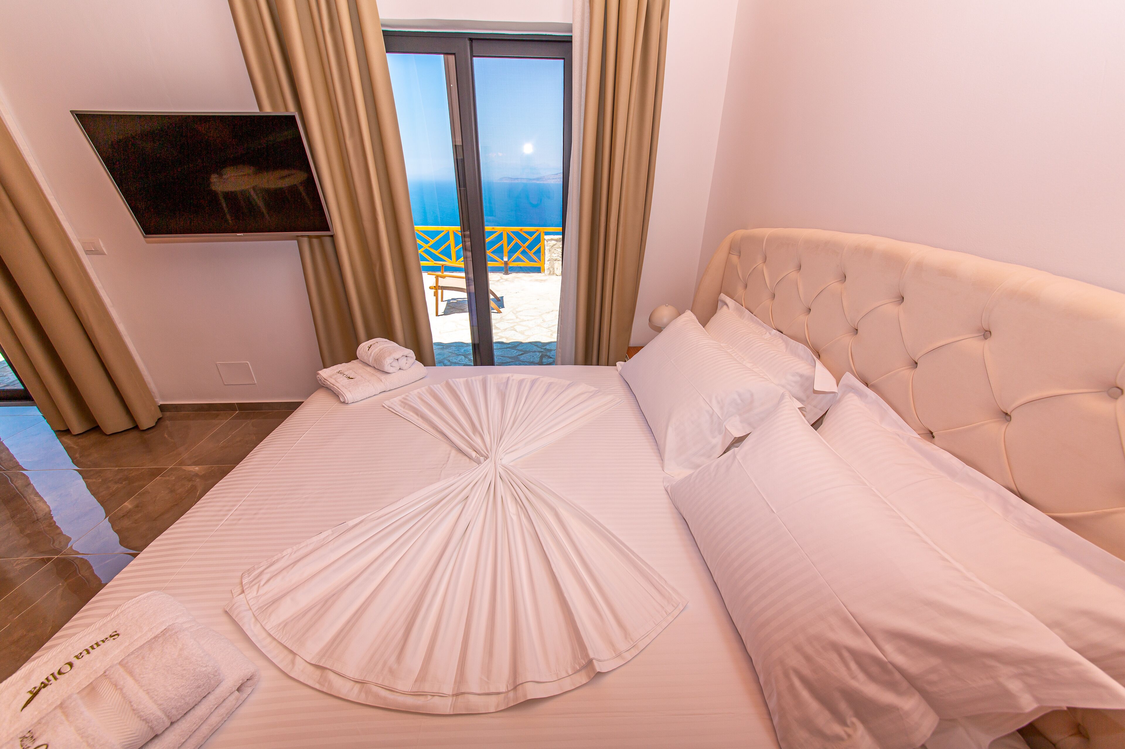 Junior Suite, Terrace, Sea View | 1 bedroom, desk, blackout curtains, soundproofing