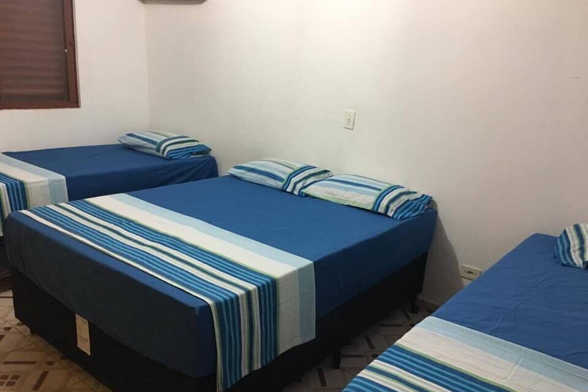 Habitación cuádruple | Wifi gratis y ropa de cama