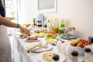 Déjeuner continental gratuit tous les jours