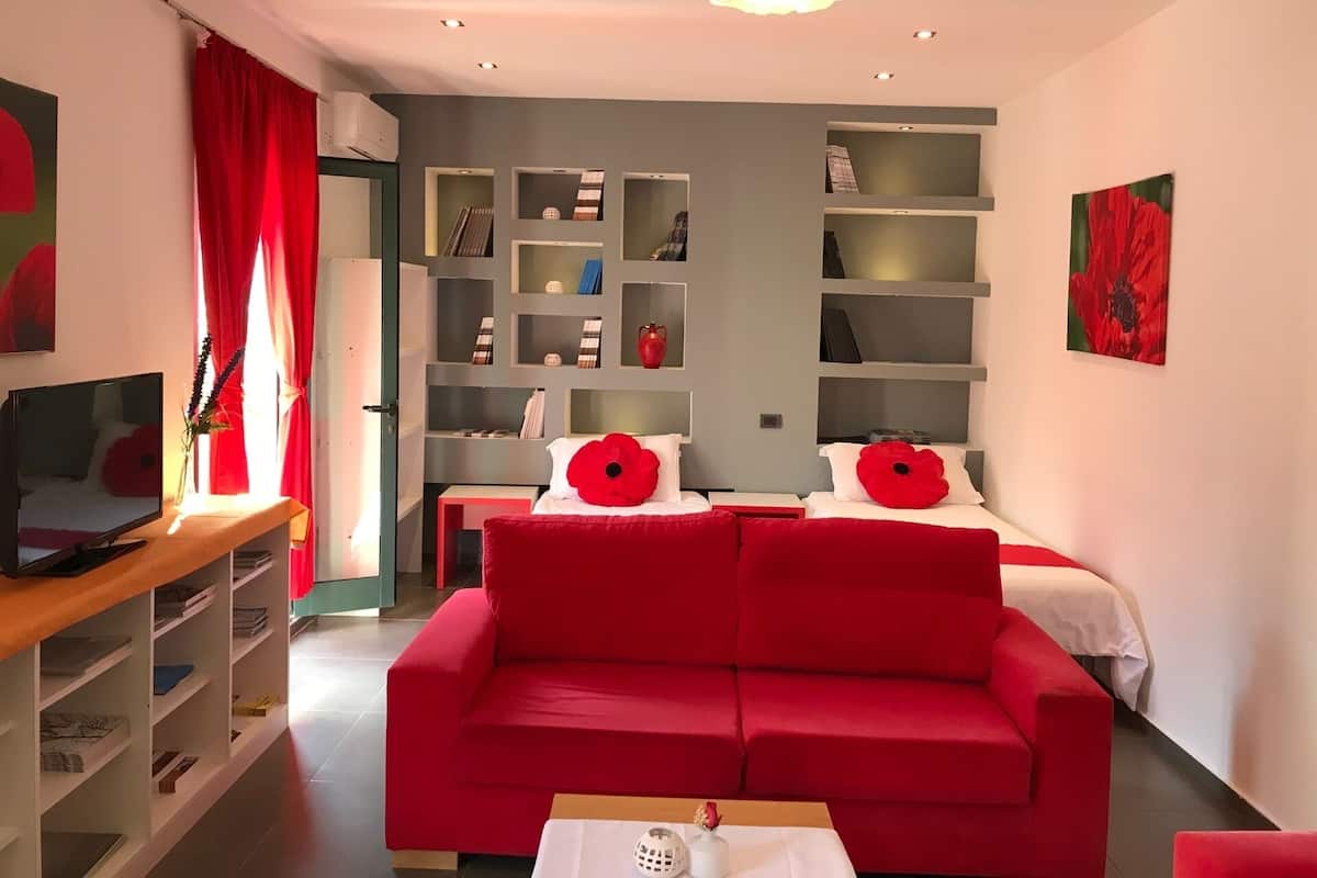 Apartment, 1 Bedroom, Terrace | 1 bilik tidur, meja, Wi-fi percuma, cadar katil