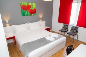 高级双人房 | 办公桌、免费 WiFi、床单