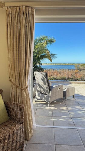 Luxury  Ocean View Villa, waterfront with pool -Plettenberg Bay