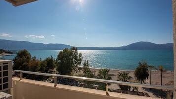 Habitación doble, balcón, vista al mar | Vista del balcón