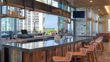 Lobby lounge