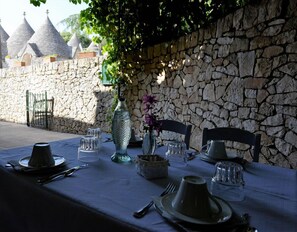 فطور كامل مجانًا يوميًا