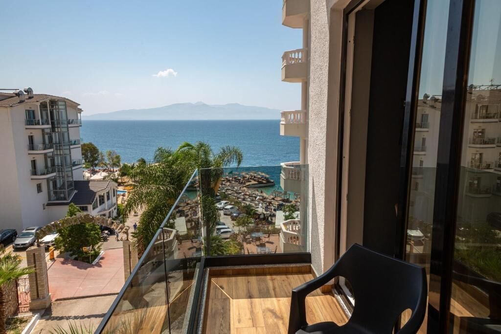 Deluxe-dobbeltværelse - balkon - delvis havudsigt | Balkon