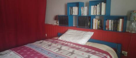 Double Room | Blackout drapes, iron/ironing board, WiFi (free), bed sheets