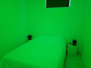 1 chambre, rideaux occultants, Wi-Fi gratuit, draps fournis