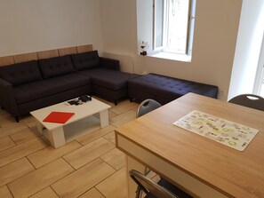 Living room - Lourdes Guesthouse (Lourdes)