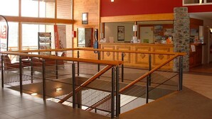 Lobby - Wifi, 100m from resort center, fitness, swimming pool, terrace, balcony, tv, ski locker, 41m² (Pyrénées 2000)