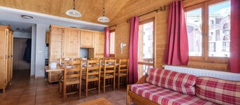 200m from resort center, fitness, swimming pool, sauna, hammam, balcony, tv, ski locker, 72m²