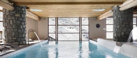 Piscine couverte, piscine chauffée