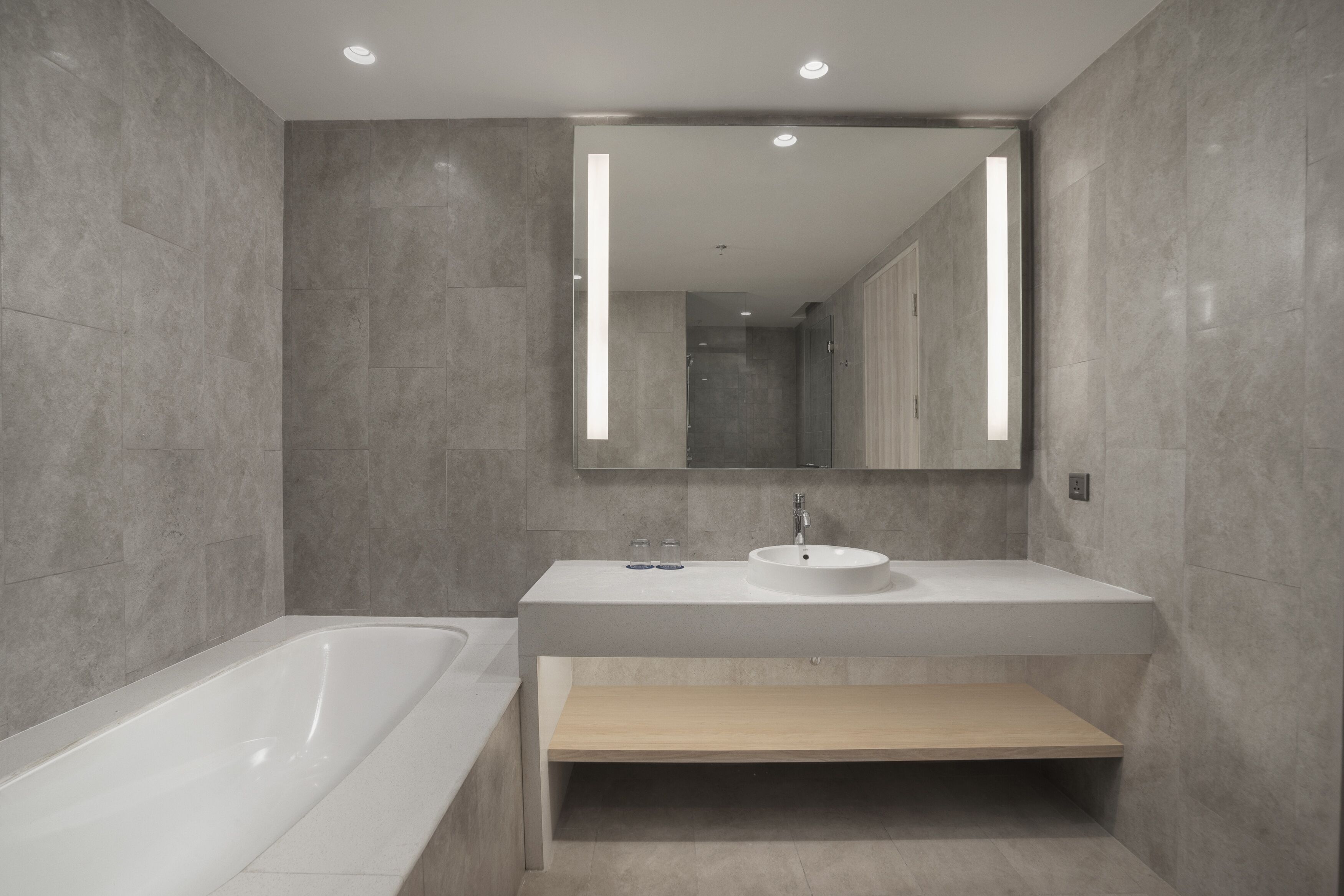 junior suite, 1 king bed (junior suite, 1 king bed) | bathroom | free toiletries, hair dryer, bathrobes, slippers