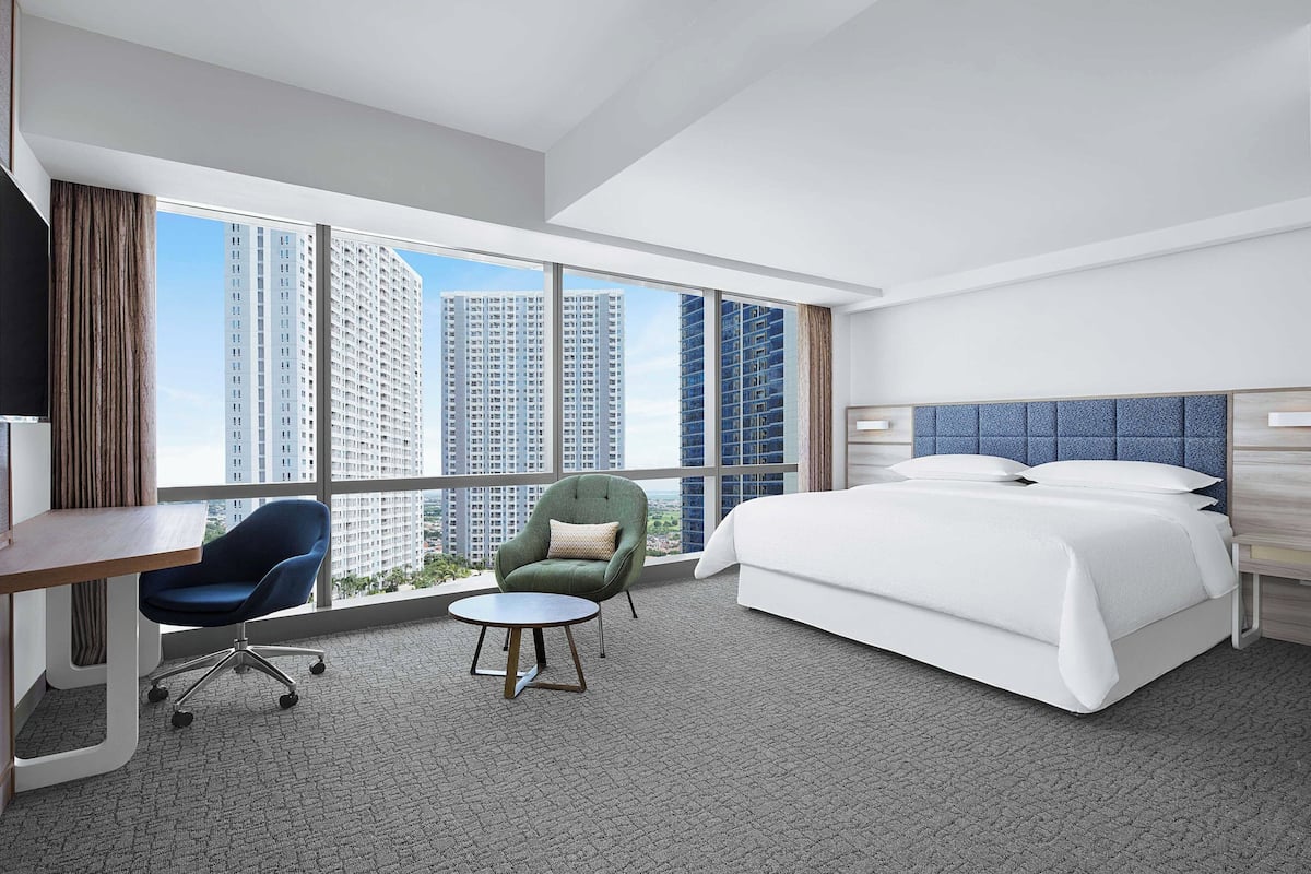 junior suite, 1 king bed (junior suite, 1 king bed) | 1 bedroom, frette italian sheets, premium bedding, in-room safe