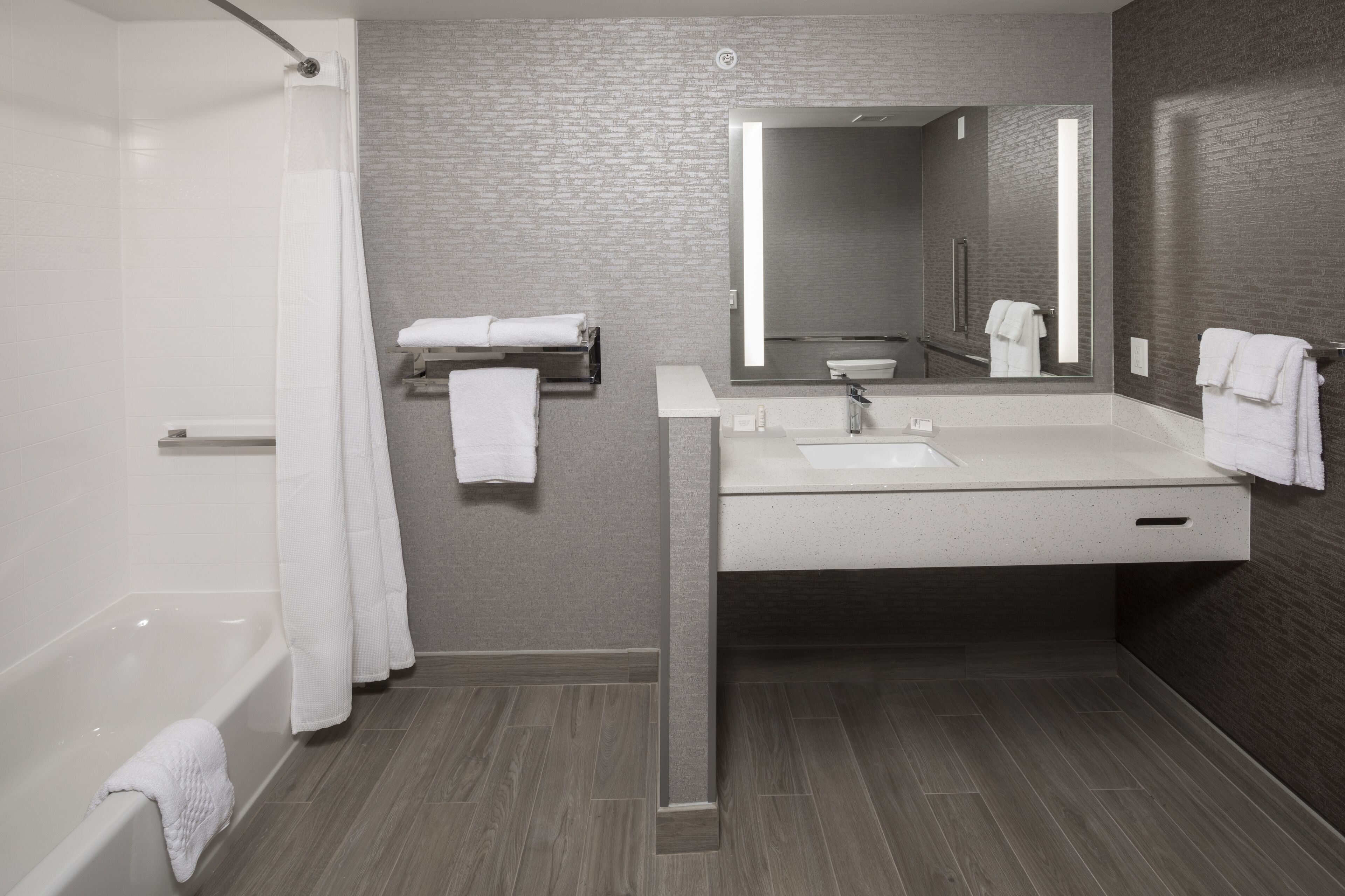 free toiletries, hair dryer