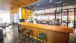 Bar (on property) - City Center Hotel (Tirana)