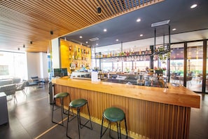 Bar (in der Unterkunft)