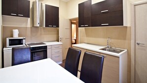 Grand Apart Daire, 2 Yatak Odası, Şehir Manzaralı | Özel mutfak | Buzdolabı, mikrodalga fırın, set üstü ocak, bulaşık makinesi