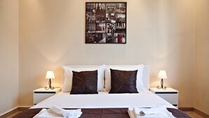 Grand Apart Daire, 2 Yatak Odası, Şehir Manzaralı | 2 yatak odası, güneşlik/perde, ses yalıtımı, ütü/ütü masası