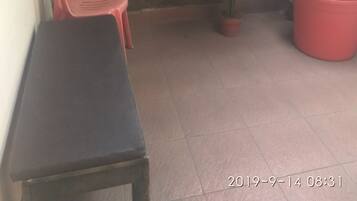 Bunk Bed Sofa Bathroom Fan TV Cable | ํ
๋ผ์ค/ํํฐ์ค