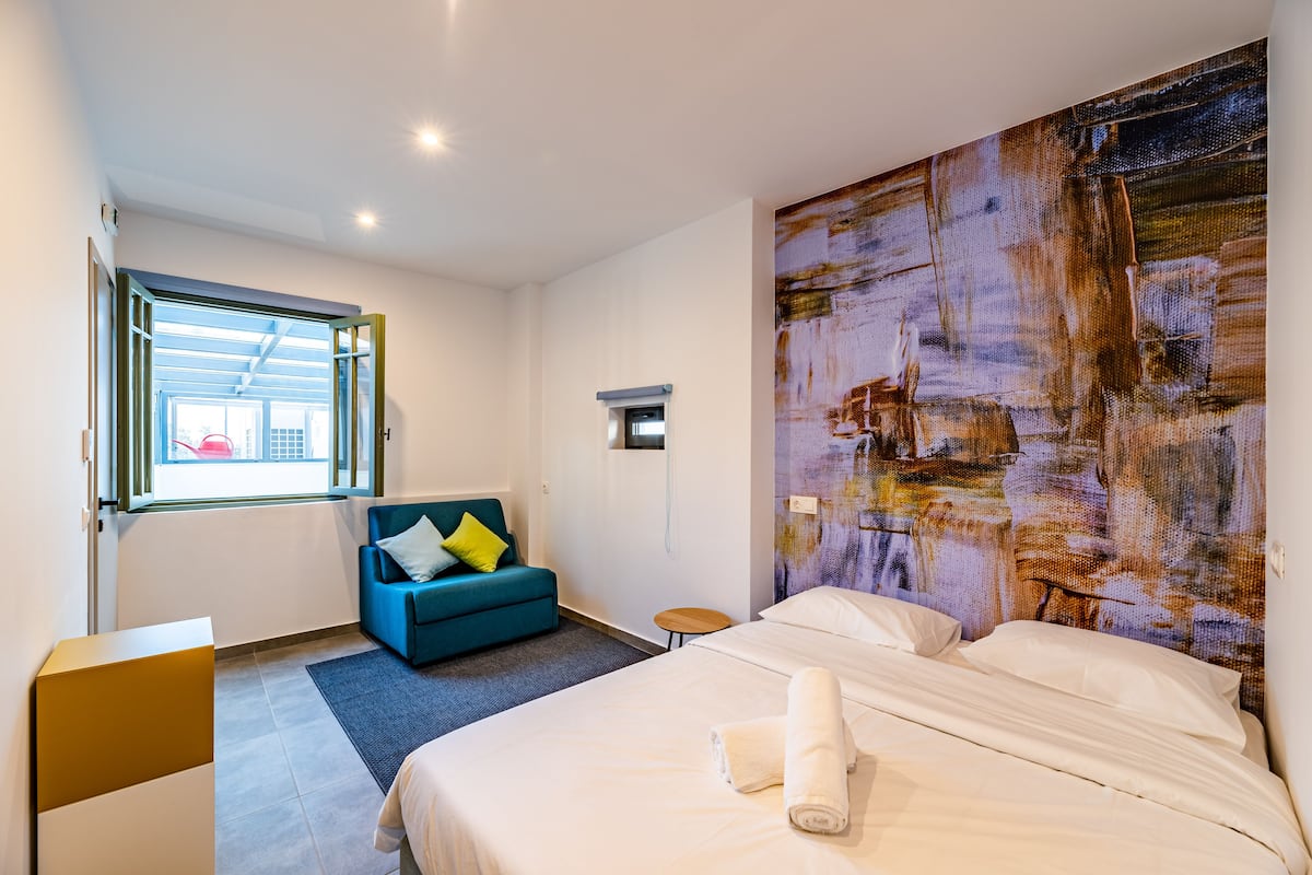Habitación doble estándar (Room 9) | Cortinas blackout, insonorización, wifi gratis y ropa de cama