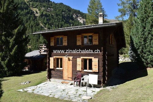 Individual chalet in Zinal - 1 bedroom with a double bed (160x190) - 1 bedroom with 2 beds - living