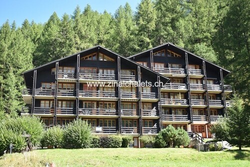 Appartment in a building in Zinal - 1 bedroom with 2 beds - 1 bedroom with 2 bunk beds - living room