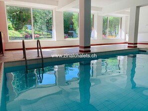屋内プール、温水プール