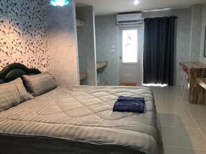 Studio | Een laptopwerkplek, verduisterende gordijnen, gratis wifi, beddengoed