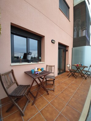 تناول الطعام بالخارج