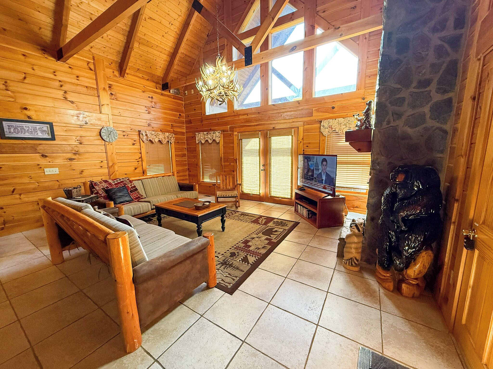 Smart TV, fireplace, video games, table tennis