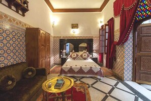 Suite, bagno privato, vista città (Assia) | 1 camera, con stile personalizzato, con arredamento individuale