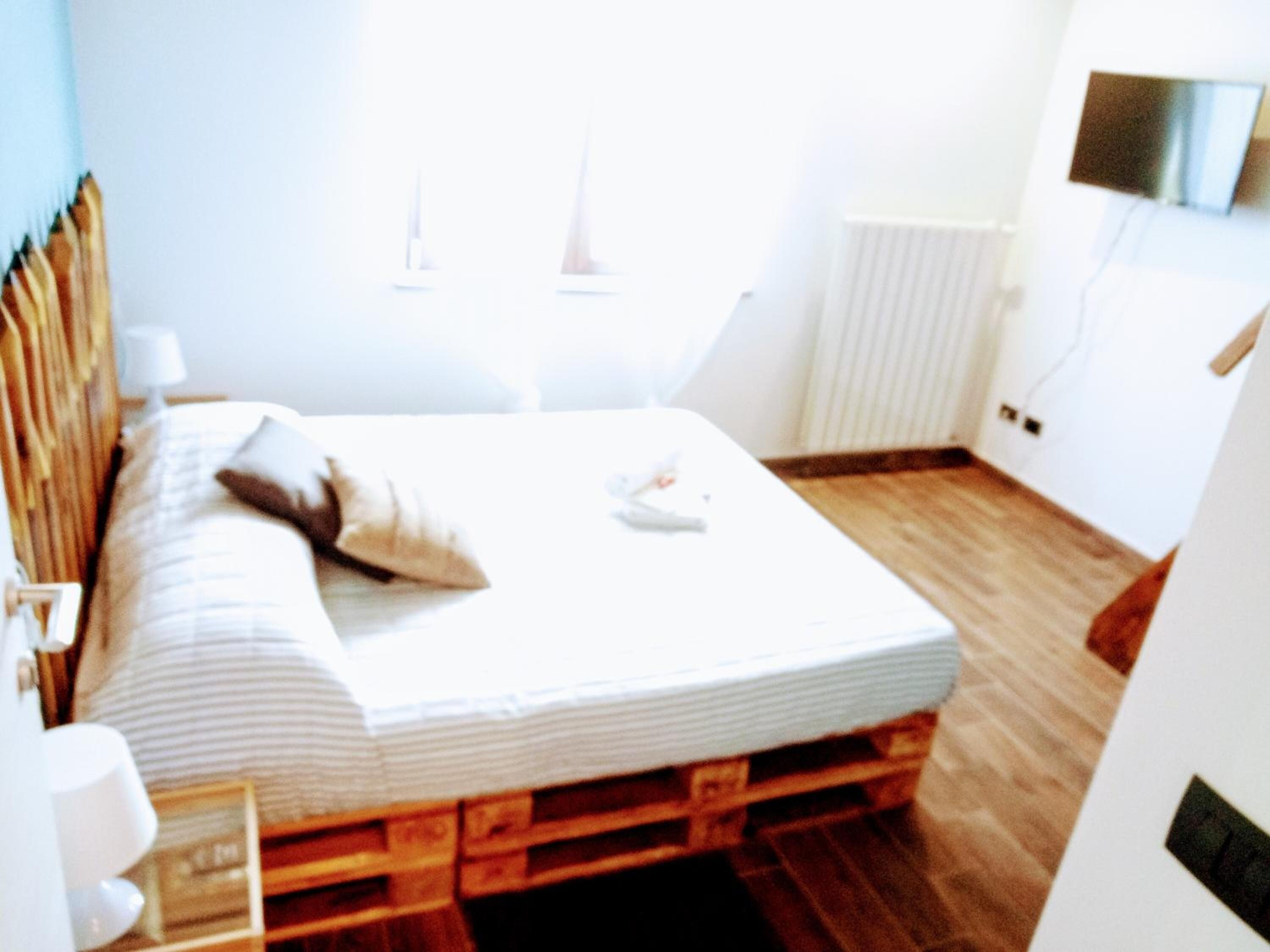 Egyptian cotton sheets, premium bedding, pillow-top beds