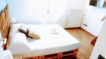 Egyptian cotton sheets, premium bedding, pillowtop beds