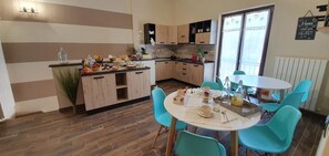 Free daily buffet breakfast  - B&B Le Strade del Gavi (Francavilla Bisio)