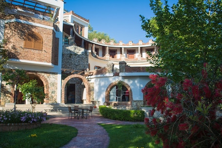 Exterior detail. Hotel Livia
