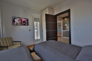 Leilighet, 1 soverom, terrasse | Strykejern/-brett, wi-fi (inkludert) og sengetøy