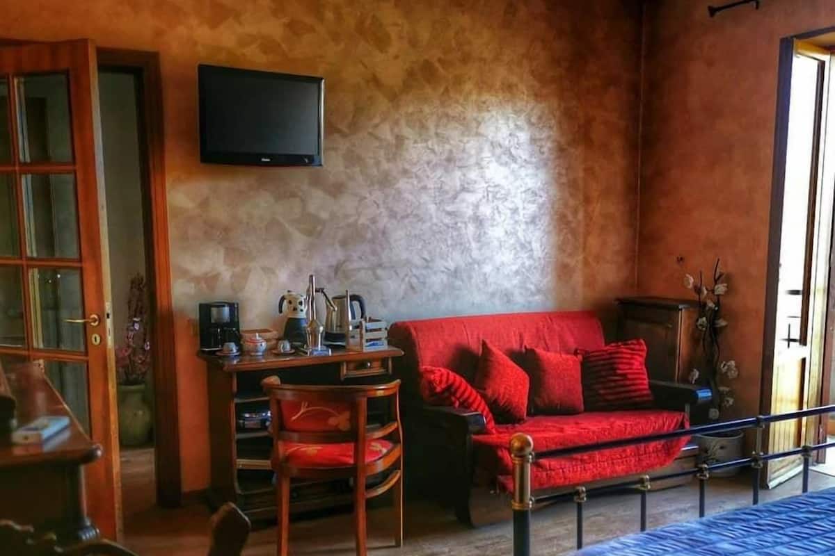 Family Room | 1 bedroom, free WiFi, bed sheets