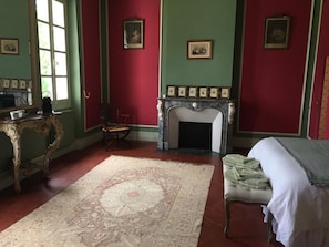 Superior Double Room | Individually decorated, individually furnished - Chambres d'hotes de Pharamond (Villemur-sur-Tarn)