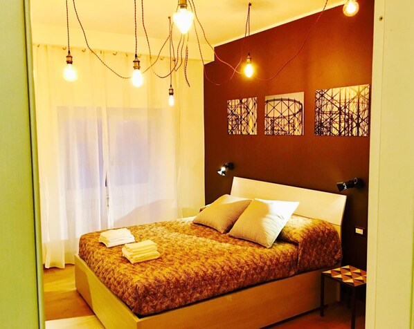 Schreibtisch, schallisolierte Zimmer, kostenloses WLAN, Bettwäsche